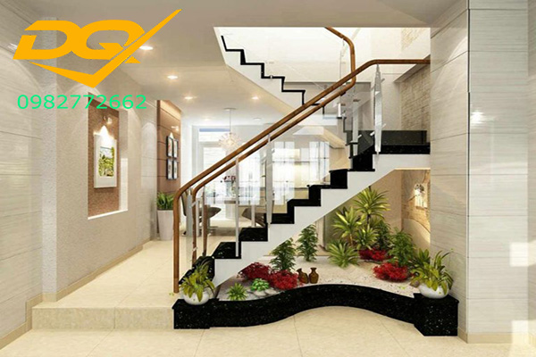 Top 5 ý tưởng trang trí gầm cầu thang phòng khách