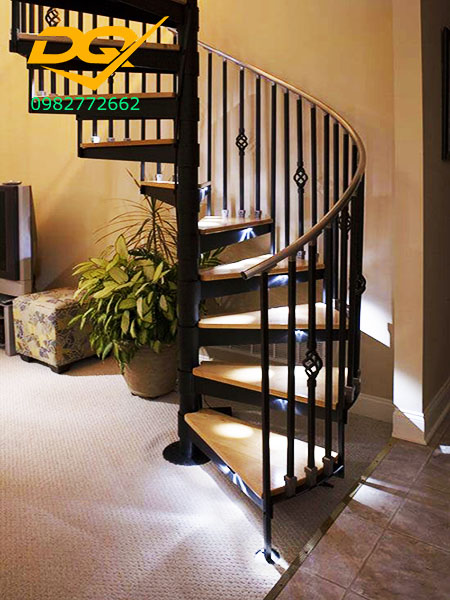 Lắp đặt cầu thang xoắn sắt giúp không gian nhà bạn trở nên sang trọng và đẳng cấp hơn bao giờ hết. Hãy xem hình ảnh để khám phá những ưu điểm nổi bật của sản phẩm và đặt hàng ngay hôm nay!